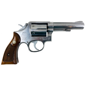 REVOLVER SMITH & WESSON...